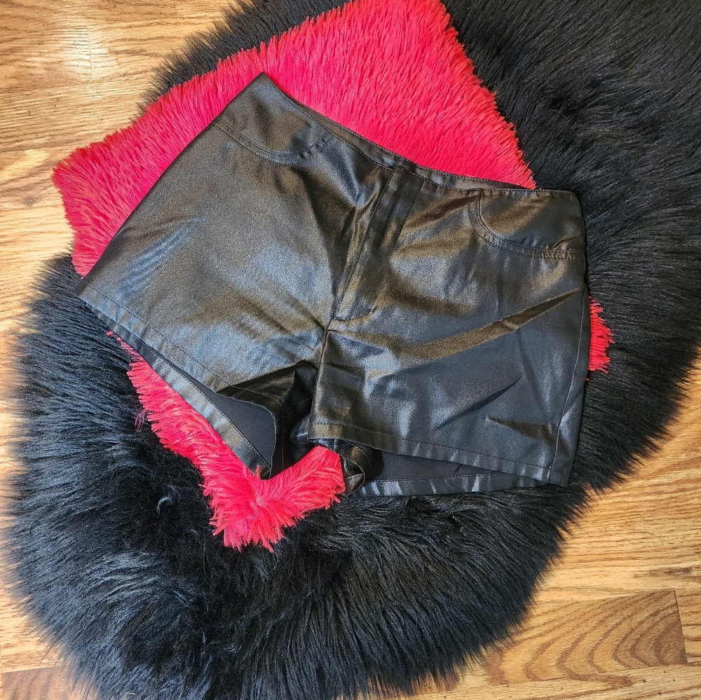 90s Black Hot Shorts Paris Blues Juniors Size 7